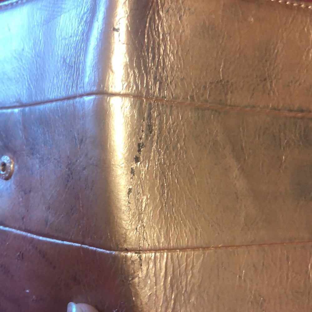PreOwned - Coach Wallet - snaps and zipper work -7 credit cards slots-5 pockets - Picture 16 of 16